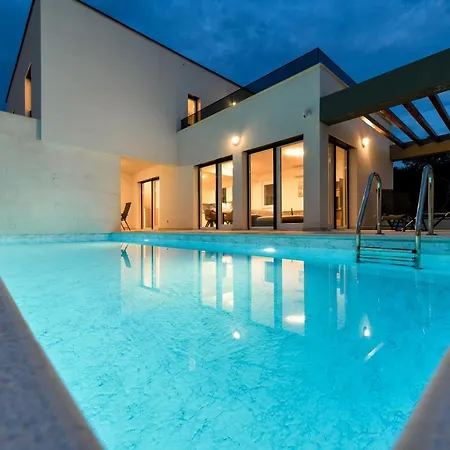Villa Christian Luxusvilla Direkt Am Meer Rovanjska Exterior photo